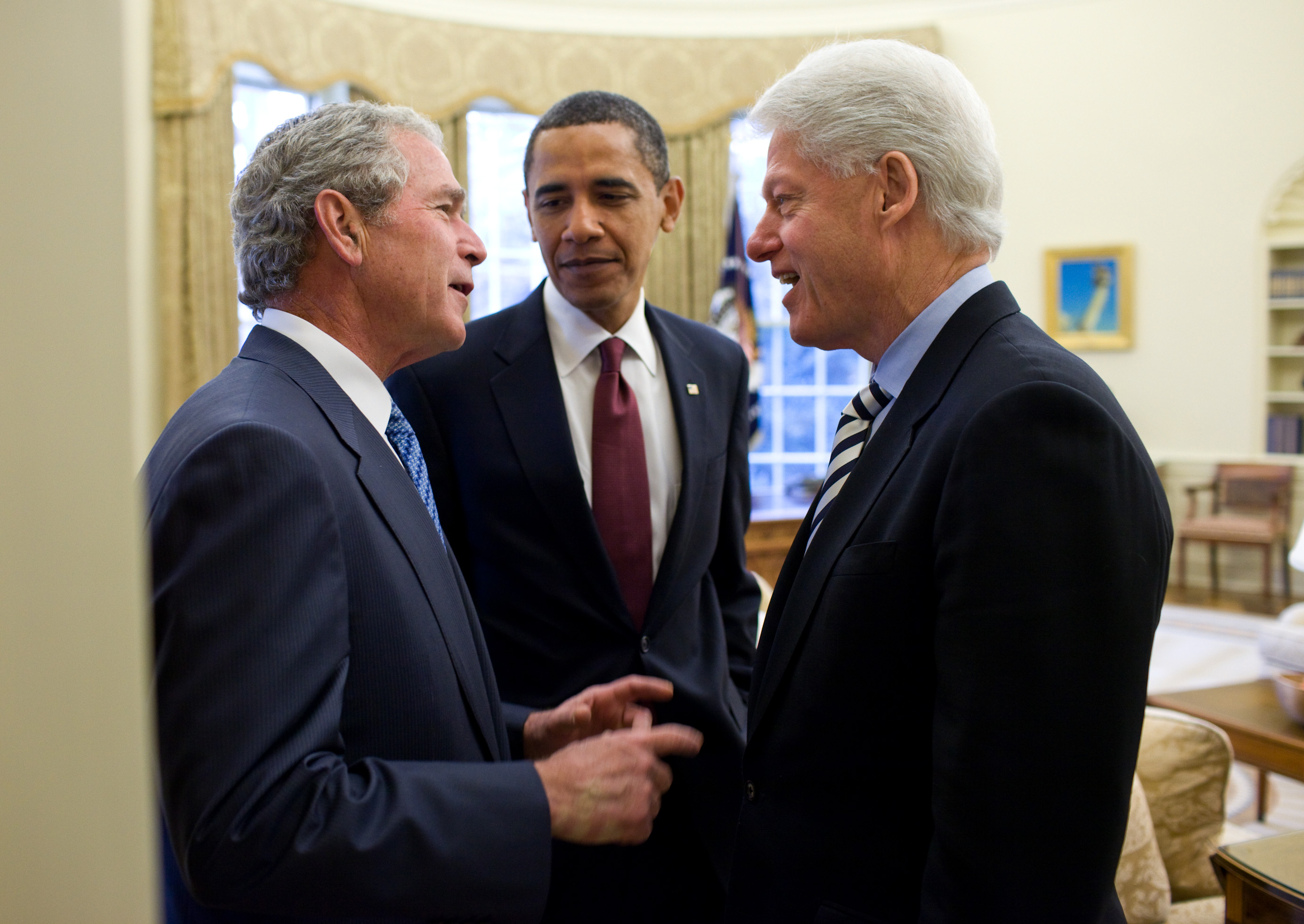 Политику со. Билл Клинтон Буш и Обама. Джордж Буш младший и Обама. Барак Обама и Джордж Буш. Барак Обама Джордж Буш и Билл Клинтон.